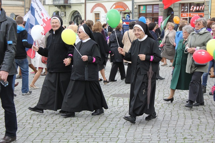 Cieszyn - Rodzinny Polonez przed Marszem dla Życia i Rodziny