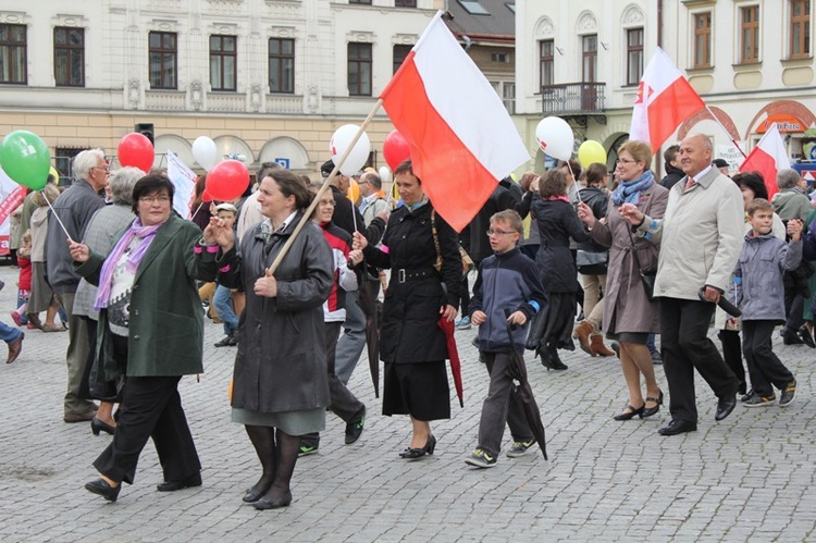 Cieszyn - Rodzinny Polonez przed Marszem dla Życia i Rodziny