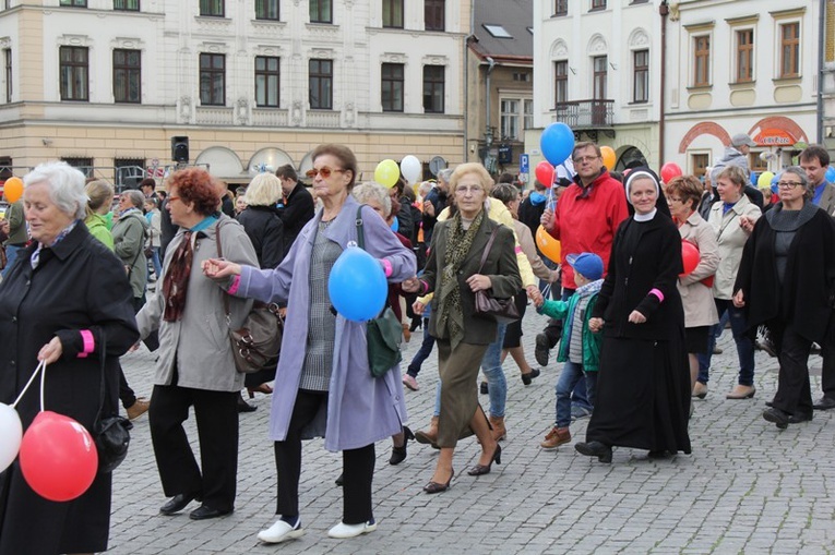 Cieszyn - Rodzinny Polonez przed Marszem dla Życia i Rodziny