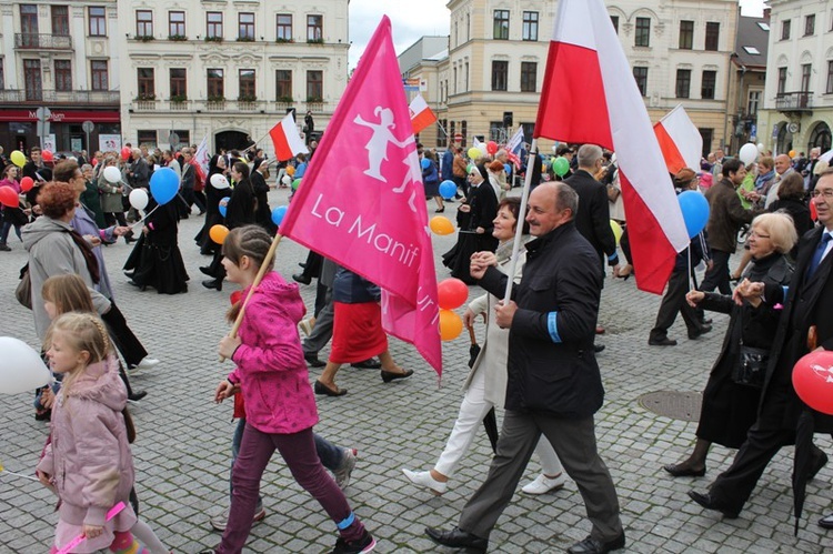 Cieszyn - Rodzinny Polonez przed Marszem dla Życia i Rodziny