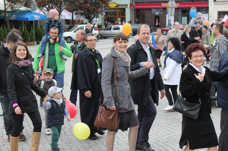 Cieszyn - Rodzinny Polonez przed Marszem dla Życia i Rodziny