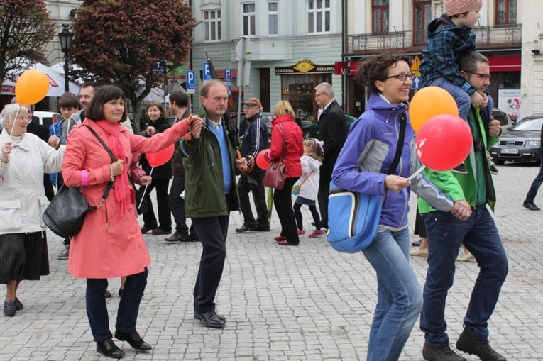 Cieszyn - Rodzinny Polonez przed Marszem dla Życia i Rodziny