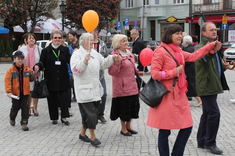 Cieszyn - Rodzinny Polonez przed Marszem dla Życia i Rodziny