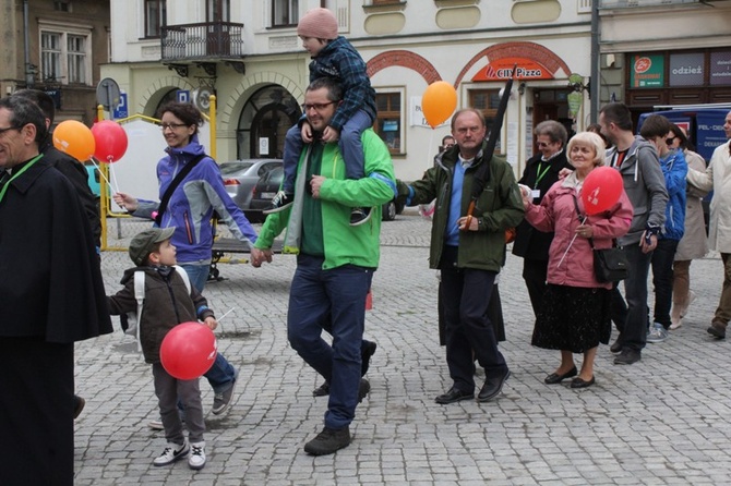 Cieszyn - Rodzinny Polonez przed Marszem dla Życia i Rodziny