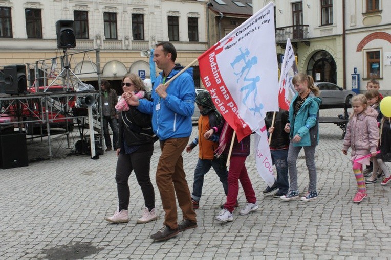 Cieszyn - Rodzinny Polonez przed Marszem dla Życia i Rodziny