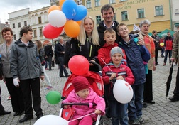Ania i Michał Waszutowie z dziećmi - po raz drugi na marszu w komplecie!