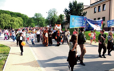  Pierwsza edycja trzebnickiego Marszu Rodzin cieszyła się ogromną popularnością wśród mieszkańców gminy 