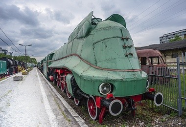  Niemiecki parowóz Pm3. Opływowe lokomotywy były rzadkością. Nie dawały dużych oszczędności, utrudniały za to dostęp do urządzeń