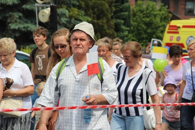 Przez Oświęcim szli dla życia i rodziny