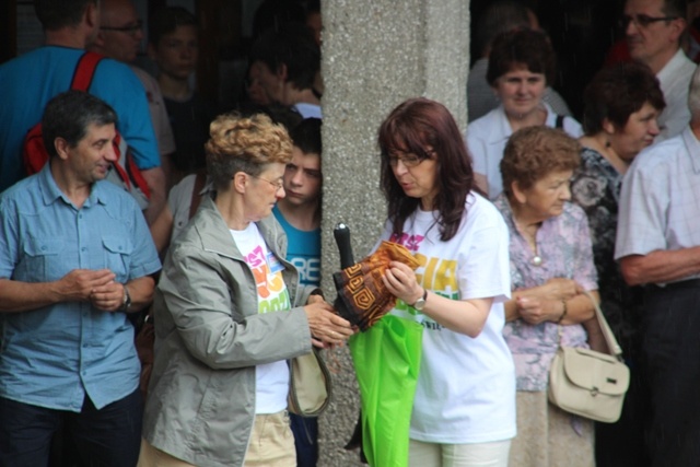 Przez Oświęcim szli dla życia i rodziny