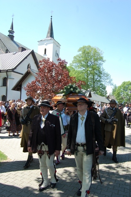 Ostatnie pożegnanie ks. Tadeusza Juchasa cz.1