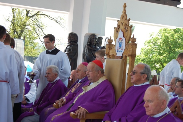 Ostatnie pożegnanie ks. Tadeusza Juchasa cz.1