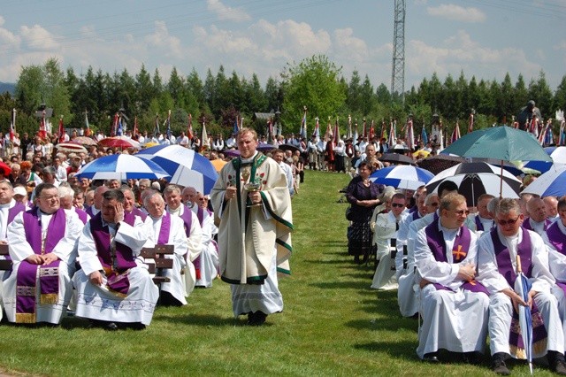 Ostatnie pożegnanie ks. Tadeusza Juchasa cz.1