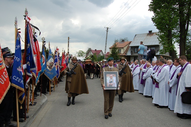 Ostatnie pożegnanie ks. Tadeusza Juchasa cz.1