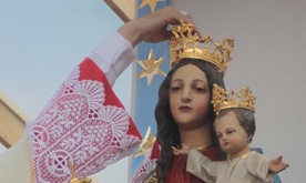 Przyłękowska Madonna już w koronie