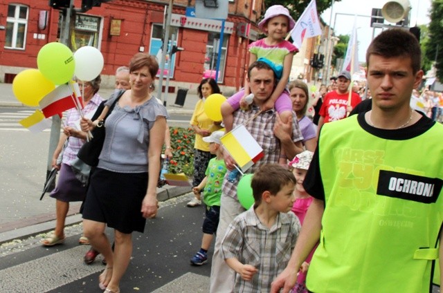 Przez Oświęcim szli dla życia i rodziny - cz. 2.