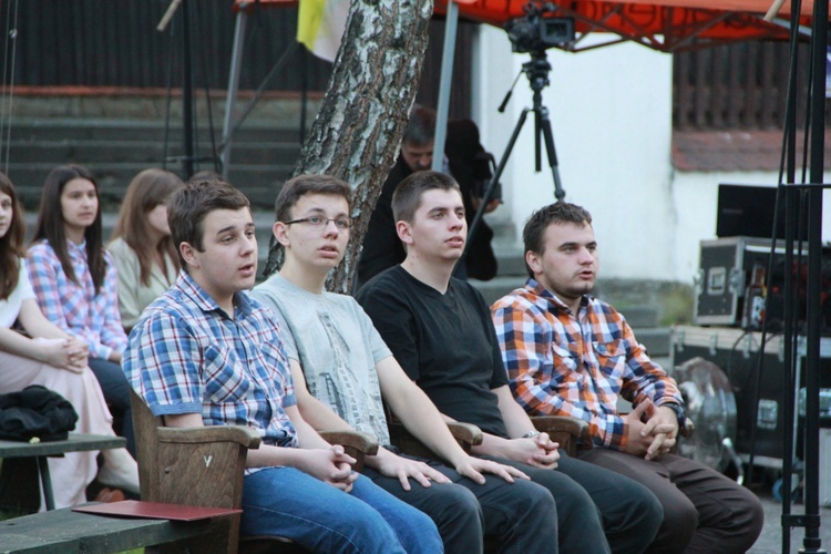 Młodzi w Łososinie Górnej