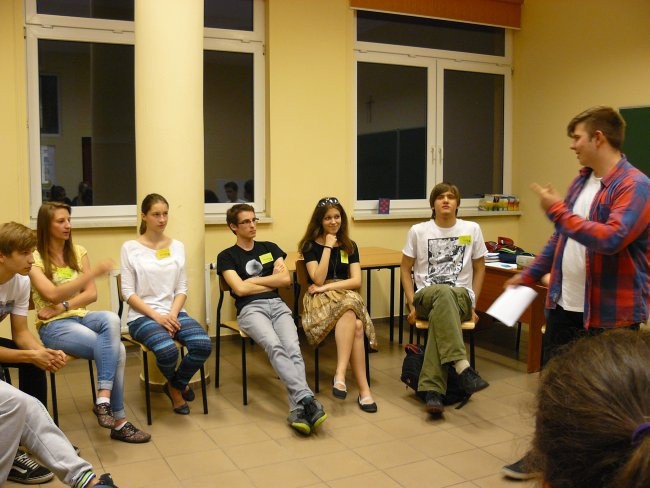 Nocne czuwanie licealistów w SOSW