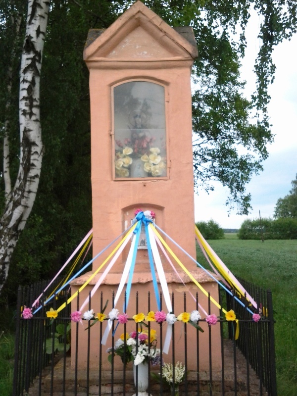 Kapliczki i krzyże z okolic Łowicza