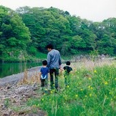 Ryota (Masaharu Fukuyama), pierwszoplanowy bohater filmu, stanął przed trudnym wyborem, kiedy dowiedział się, że przez lata obdarzał miłością nie swoje dziecko