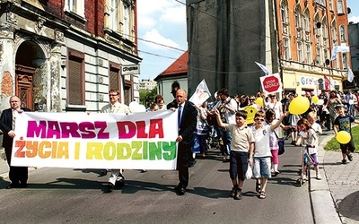   Ubiegłoroczny marsz dla życia i rodziny w Bytomiu