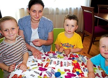 Staszek Ryguła (najwyżej) zasmakował edukacji domowej. Dziś uczy się z rówieśnikami w szkole