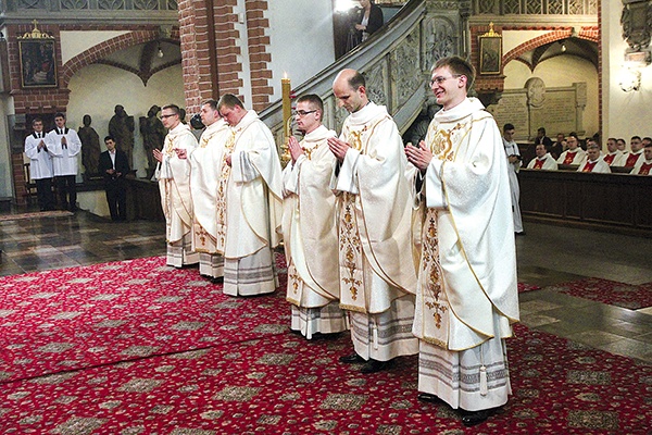  Diecezja jest bogatsza o kilku nowych, pełnych zapału kapłanów