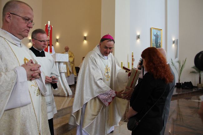 Poświęcenie górnego kościoła MB Szkaplerznej w Tarnowie