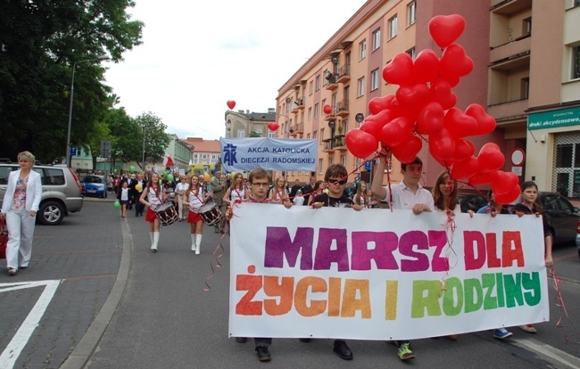 Tegorocznemu Marszowi dla Życia i Rodziny towarzyszyło hasło "Rodzina obywatelska. Rodzina - wspólnota - samorząd"