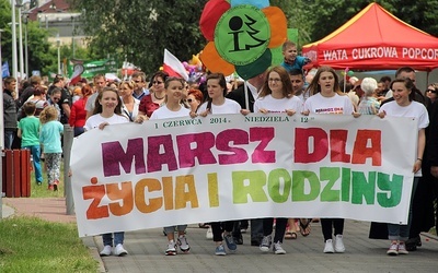 Łowiczanie nie zawiedli. W marszu wzięło udział ok. 1500 osób