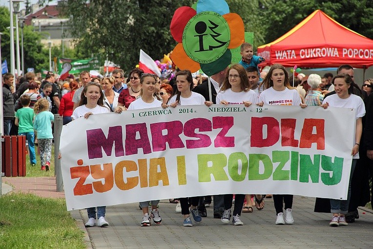 Łowiczanie nie zawiedli. W marszu wzięło udział ok. 1500 osób