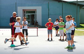  Chętni rywalizowali na boiskach sportowych