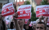 Manifestacja solidarności ze skazanymi za przerwanie wykładu prof. Zygmunta Baumana