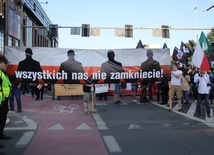 Manifestacja solidarności ze skazanymi za przerwanie wykładu prof. Zygmunta Baumana