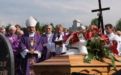 Ks. Gerard Kurpas spoczął wśród swoich