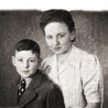 Ewę Trauenstein-Turzyńską i jej syna Leona uratował  ks. Mikołaj Ferenc