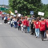 Darłowo, 6 czerwca: Radosny pochód wolontariuszy SKC przeszedł przez miasto, wzbudzając zainteresowanie mieszkańców