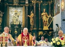  Abp Edmund Piszcz i o. Franciszek Kurkowski SJ ukończyli pelplińskie seminarium