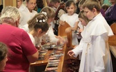 Neoprezbiterzy dziękują młodzieży za modlitwę
