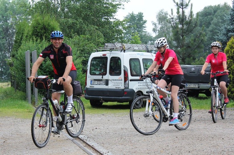 Ks. Zygmunt Mizia na czele pielgrzymki rowerzystów na Jasną Górę