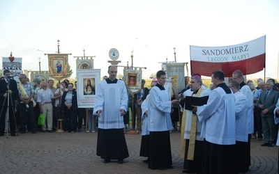 Modlitwa na papieskim placu