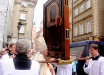 Kapłani powitali Maryję