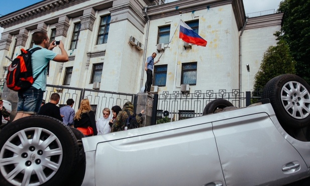 Protesty pod ambasadą: Ukraina oskarża Rosję o prowokację