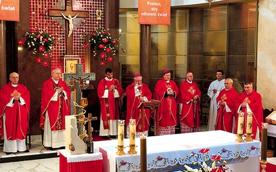 Eucharystii przewodniczył nuncjusz apostolski w Polsce abp Celestino Migliore