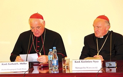  Kard. Müller przypomniał, że wydawane przez Instytut Benedykta XVI w Ratyzbonie dzieła dokumentujące jego teologiczną myśl mają przede wszystkim służyć debacie naukowej 