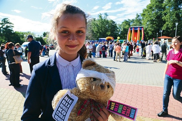 Klaudia Kwietniewska, uczennica Szkoły Podstawowej nr 3, podczas zajęć warsztatowych dowiedziała się m.in., na czym polega różnica pomiędzy agresją a przemocą