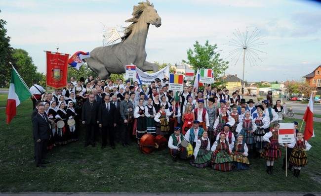 Zapewne i w tym roku zespoły staną do pamiątkowej fotografii przy opoczyńskim Pegazie - "koło konia", jak zazwyczaj mówią w mieście