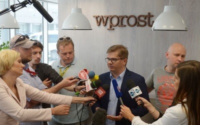 Gdyby "Wprost" wydało taśmy - złamałoby prawo