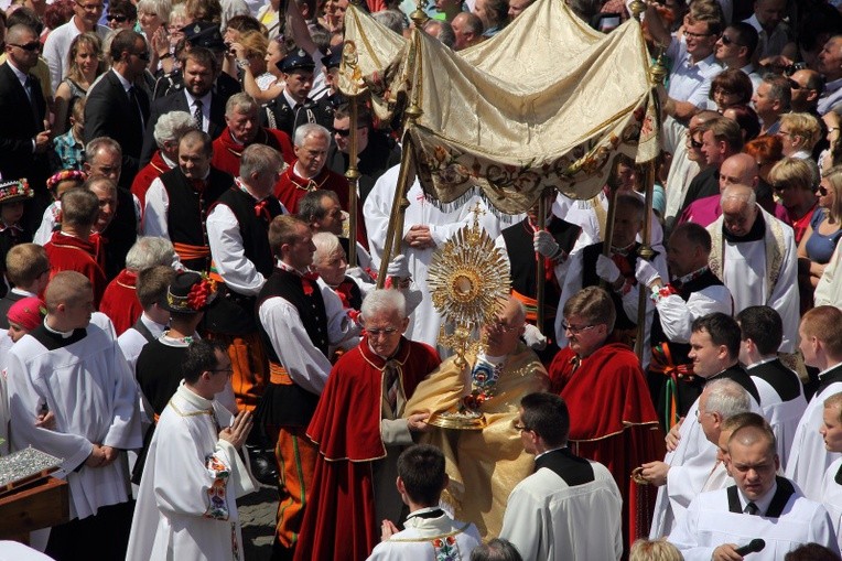 Procesja Bożego Ciała w Łowiczu - cz. 1