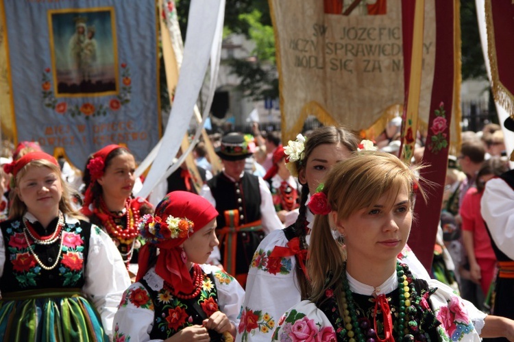 Procesja Bożego Ciała w Łowiczu - cz. 1